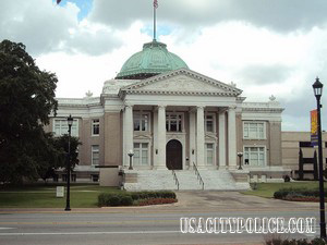 Calcasieu Parish Court, LA